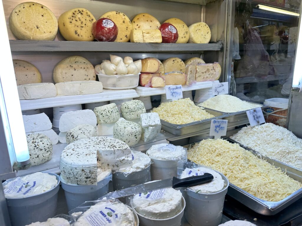 Prepared Cheeses: A Slow Deterioration of Health -الأجبان المستحضرة : الموت البطئ